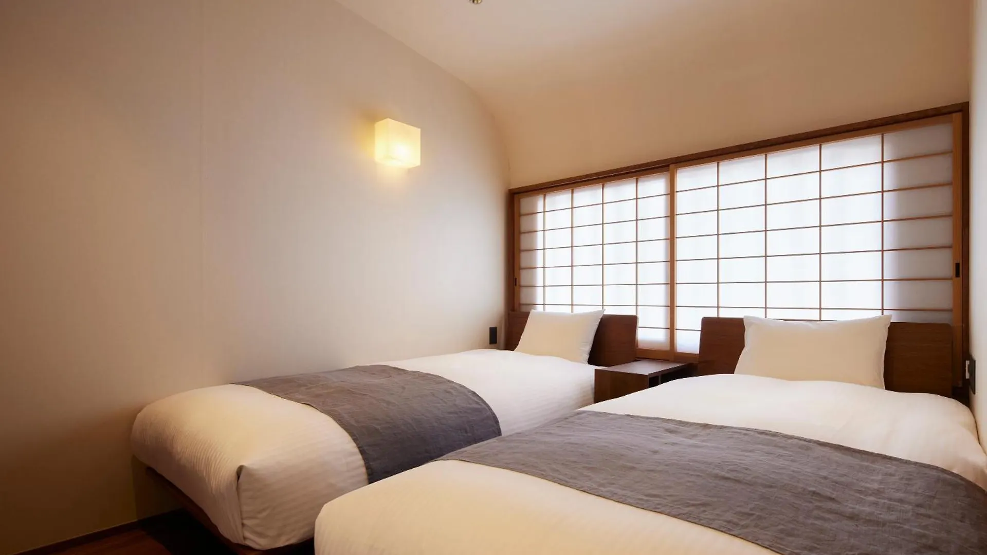 Minn Nijo-Jo Kyoto 0*,